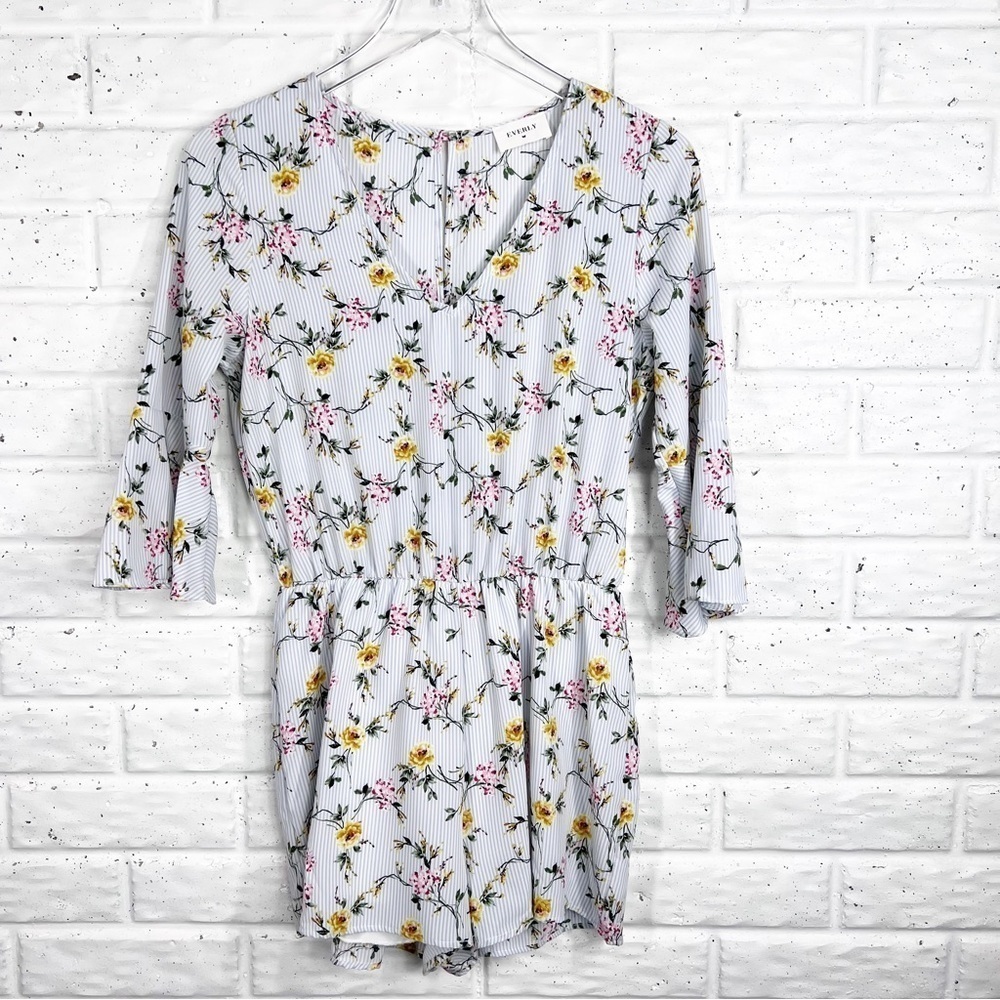 EVERLY Floral V-Neck Romper with 3/4 length flare sleeves